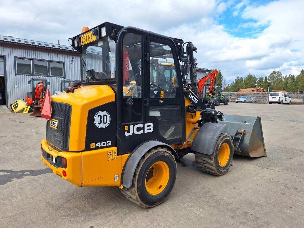 JCB 403 PIIKIT JA KAUHA - Земјоделски натоварувач: слика 4 JCB 403 PIIKIT JA KAUHA - Земјоделски натоварувач: слика 4