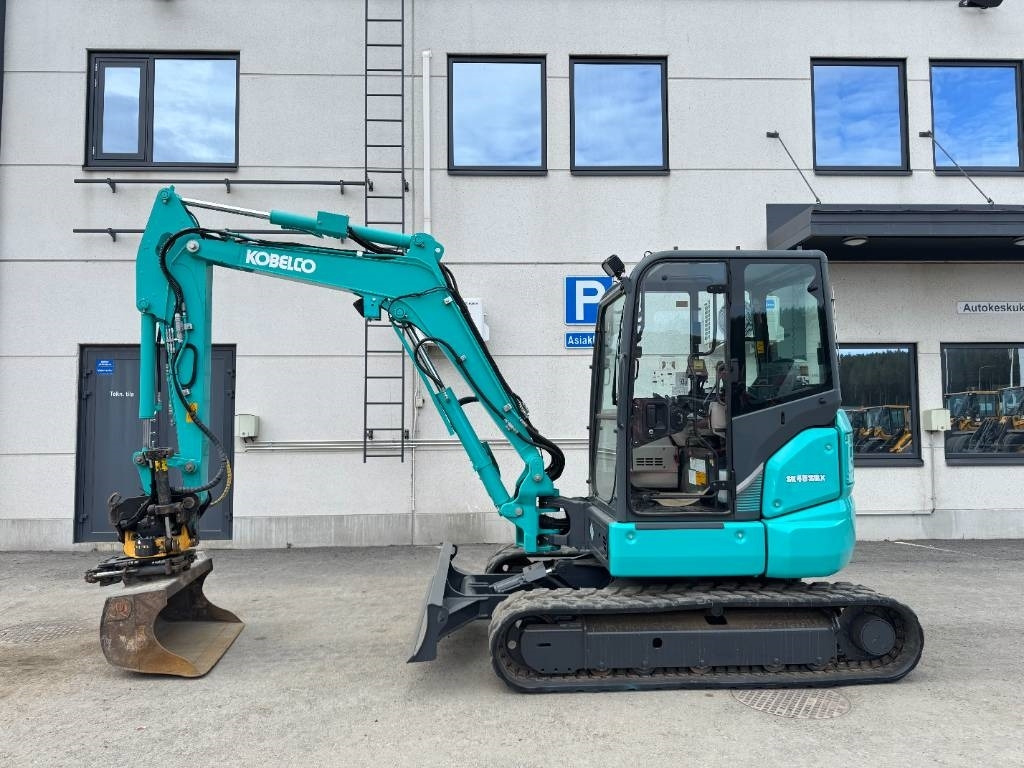 Kobelco SK45SRX-6 Pyörittäjä pihdeillä - Мини багер: слика 1 Kobelco SK45SRX-6 Pyörittäjä pihdeillä - Мини багер: слика 1