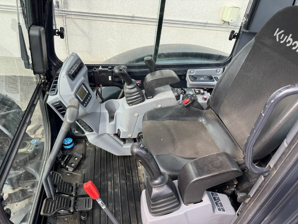 Мини багер Kubota KX057-4 PYÖRITTÄJÄLLÄ: слика 11