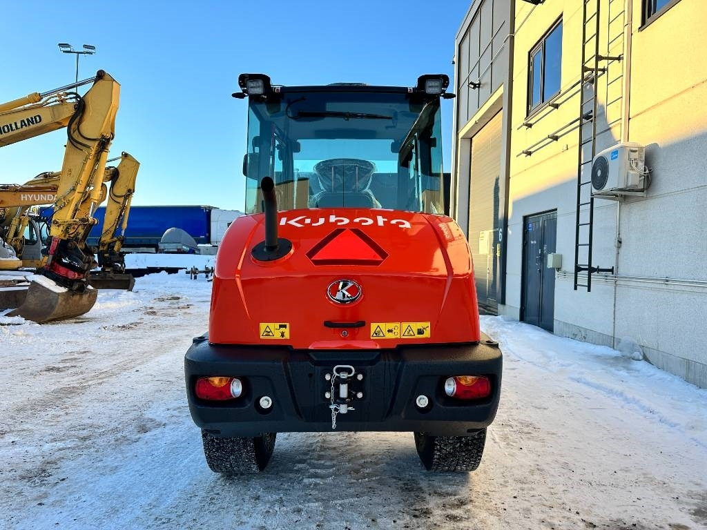 Kubota R090 Auravarustuksella uusi - Натоварувач на тркала: слика 3 Kubota R090 Auravarustuksella uusi - Натоварувач на тркала: слика 3
