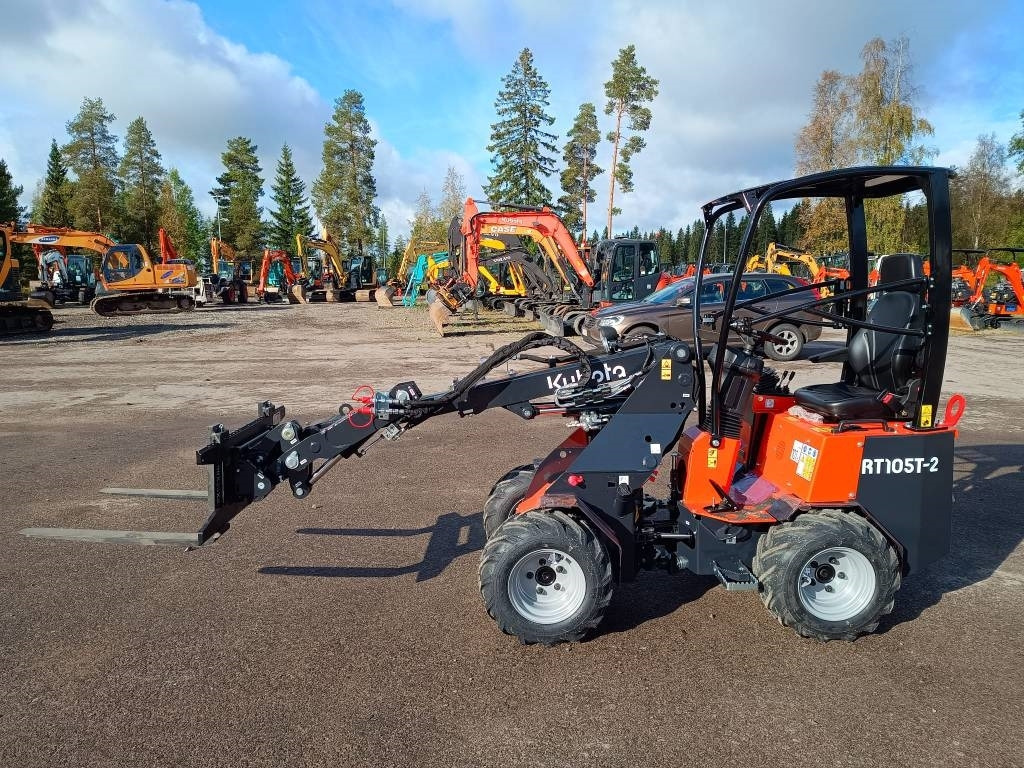 Kubota RT105-2 TELEPUOMI - Земјоделски натоварувач: слика 4 Kubota RT105-2 TELEPUOMI - Земјоделски натоварувач: слика 4