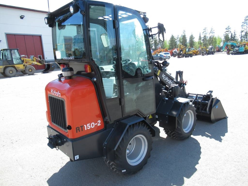 Kubota RT150-2 PIENKUORMAAJA, UUSI - Земјоделски натоварувач: слика 4 Kubota RT150-2 PIENKUORMAAJA, UUSI - Земјоделски натоварувач: слика 4