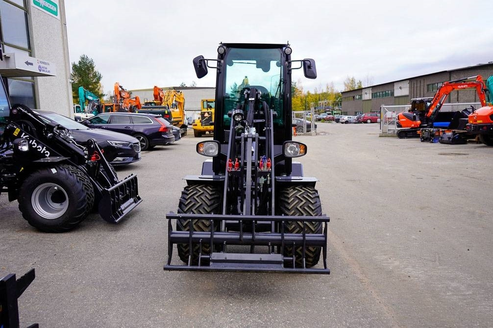 Kubota RT210-2 UUSI - Земјоделски натоварувач: слика 3 Kubota RT210-2 UUSI - Земјоделски натоварувач: слика 3