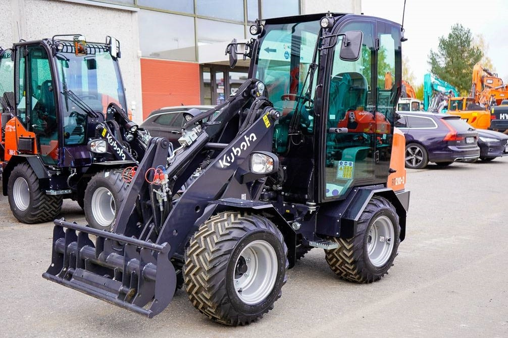 Kubota RT210-2 UUSI - Земјоделски натоварувач: слика 2 Kubota RT210-2 UUSI - Земјоделски натоварувач: слика 2
