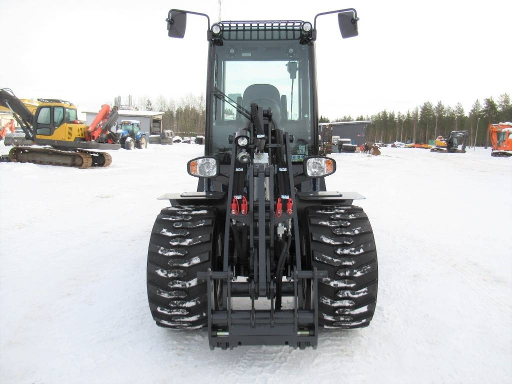 Kubota RT260-2 UUSI, TAKUU - Земјоделски натоварувач: слика 5 Kubota RT260-2 UUSI, TAKUU - Земјоделски натоварувач: слика 5