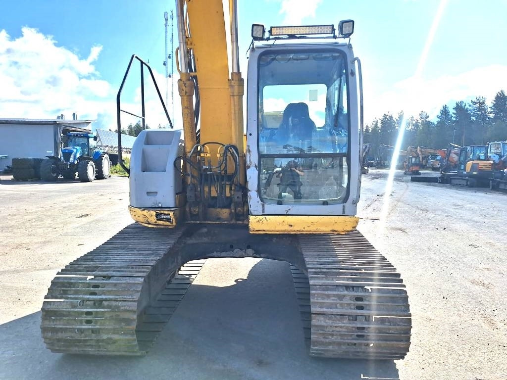 New Holland E135SRLC PYÖRITTÄJÄLLÄ - Багер гасеничар: слика 4 New Holland E135SRLC PYÖRITTÄJÄLLÄ - Багер гасеничар: слика 4