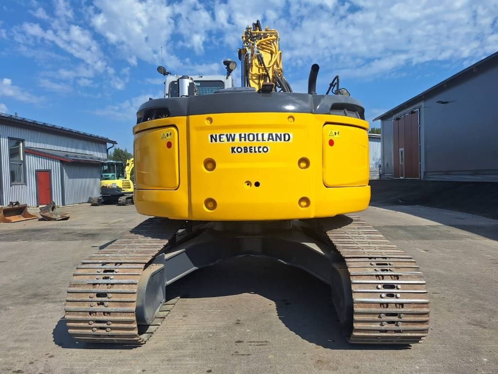 New Holland E235BSRLC PYÖRITTÄJÄLLÄ - Багер гасеничар: слика 3 New Holland E235BSRLC PYÖRITTÄJÄLLÄ - Багер гасеничар: слика 3