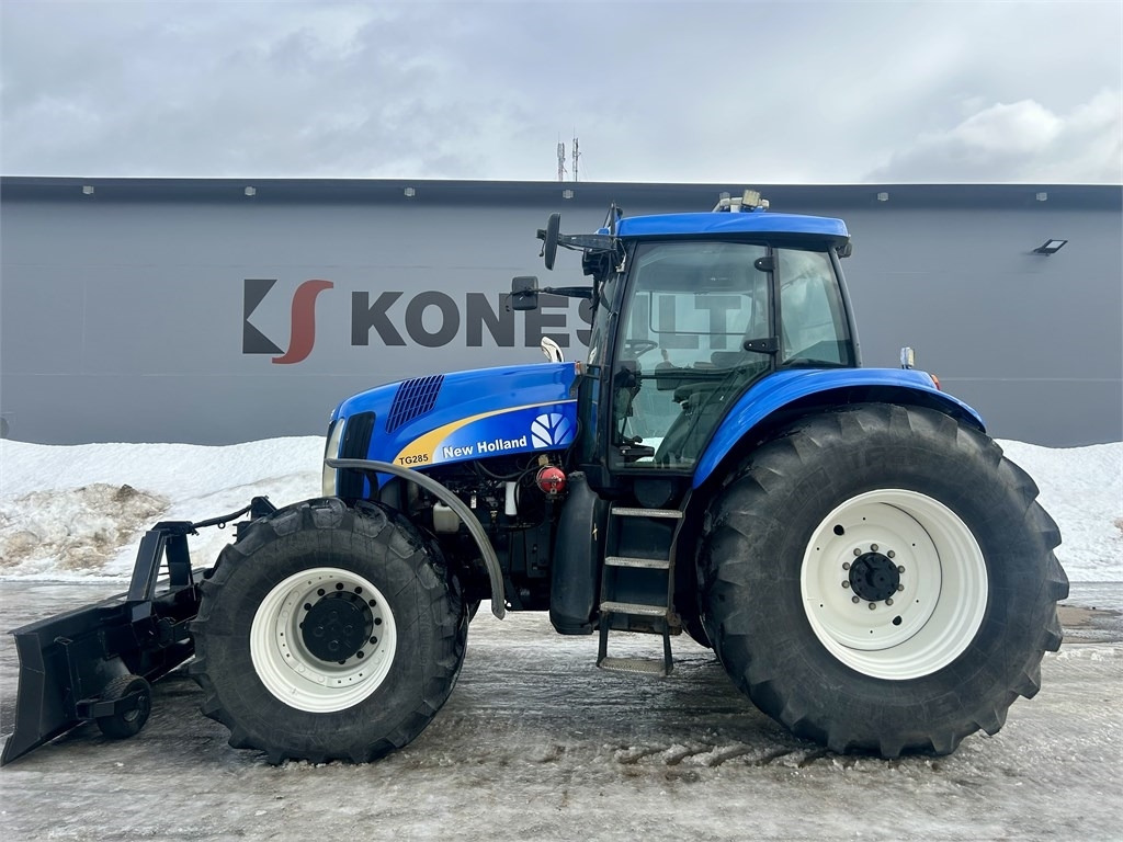 New Holland TG285 - Трактор: слика 2 New Holland TG285 - Трактор: слика 2