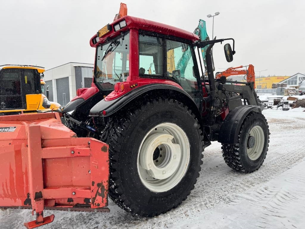 Valtra MYYTY! SOLD! M130 ETUKUORMAAJALLA - Трактор: слика 5 Valtra MYYTY! SOLD! M130 ETUKUORMAAJALLA - Трактор: слика 5