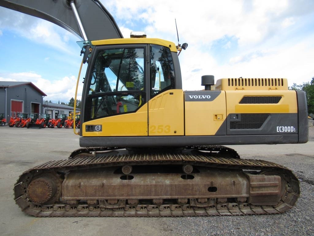 Volvo EC300DL PYÖRITTÄJÄLLÄ - Багер гасеничар: слика 2 Volvo EC300DL PYÖRITTÄJÄLLÄ - Багер гасеничар: слика 2