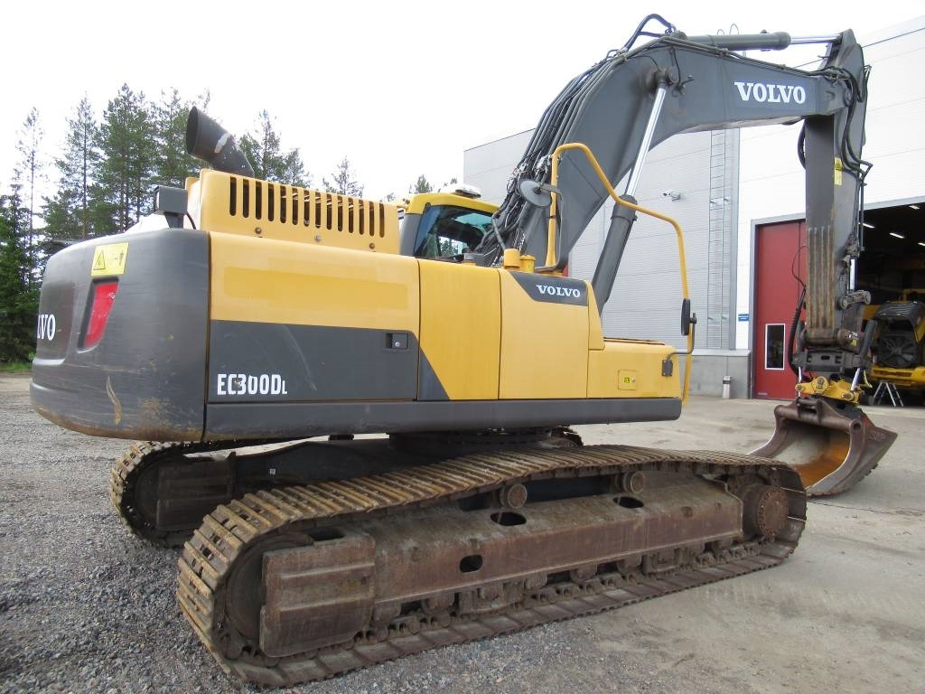Volvo EC300DL PYÖRITTÄJÄLLÄ - Багер гасеничар: слика 5 Volvo EC300DL PYÖRITTÄJÄLLÄ - Багер гасеничар: слика 5