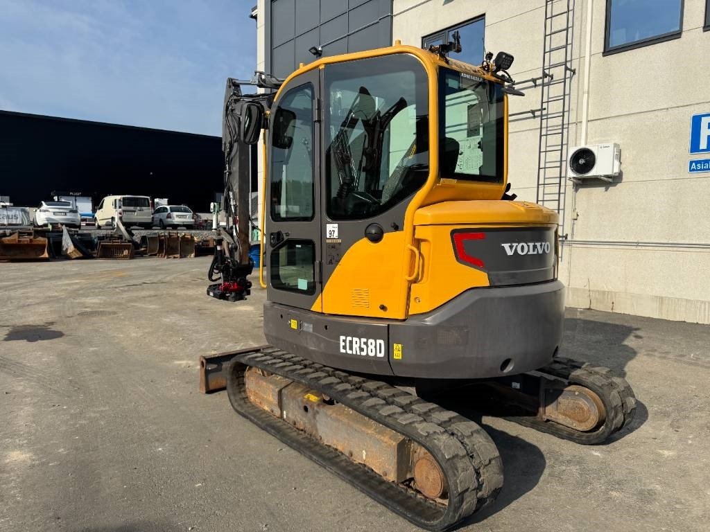 Volvo ECR58D PYÖRITTÄJÄLLÄ  - Мини багер: слика 3 Volvo ECR58D PYÖRITTÄJÄLLÄ  - Мини багер: слика 3