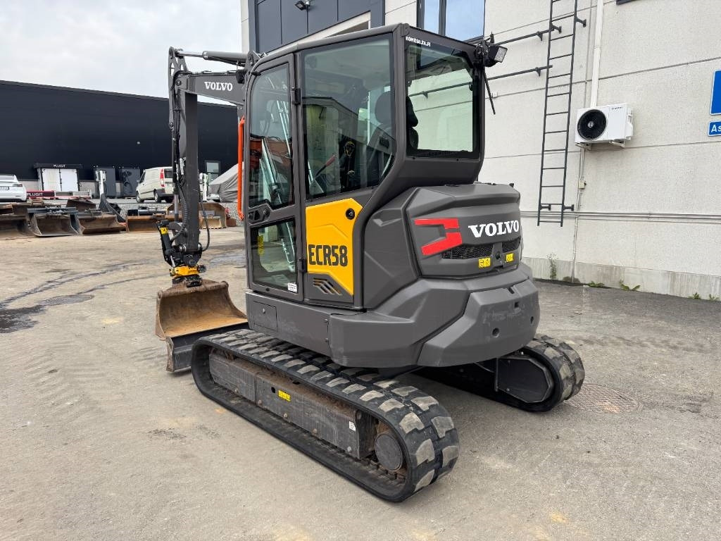 Volvo ECR58F PYÖRITTÄJÄLLÄ - Мини багер: слика 3 Volvo ECR58F PYÖRITTÄJÄLLÄ - Мини багер: слика 3