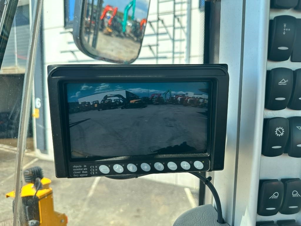 Лизинг на Volvo L70G vipuohjaus, 3' ja 4' hydr  Volvo L70G vipuohjaus, 3' ja 4' hydr: слика 17