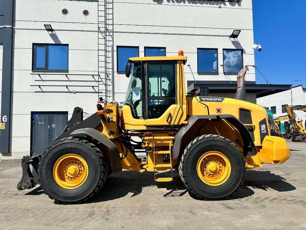 Volvo L70G vipuohjaus, 3' ja 4' hydr - Натоварувач на тркала: слика 1 Volvo L70G vipuohjaus, 3' ja 4' hydr - Натоварувач на тркала: слика 1