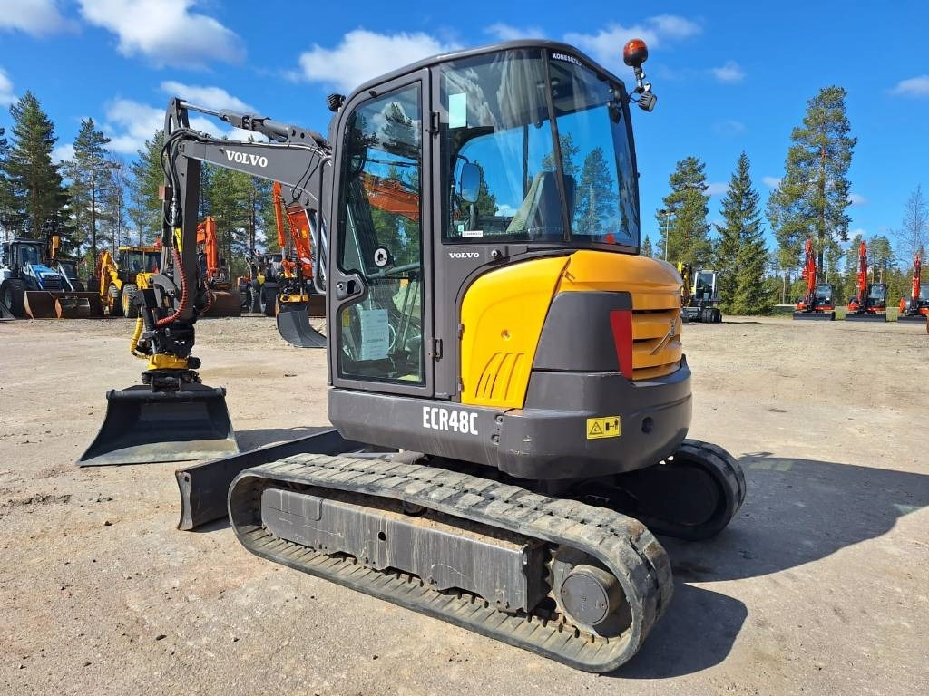 Volvo MYYTY! SOLD! ECR48C PYÖRITTÄJÄ PIHDEILLÄ - Мини багер: слика 2 Volvo MYYTY! SOLD! ECR48C PYÖRITTÄJÄ PIHDEILLÄ - Мини багер: слика 2
