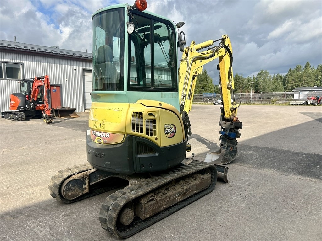 Yanmar MYYTY! SOLD! ViO25-4 PYÖRITTÄJÄLLÄ - Мини багер: слика 4 Yanmar MYYTY! SOLD! ViO25-4 PYÖRITTÄJÄLLÄ - Мини багер: слика 4