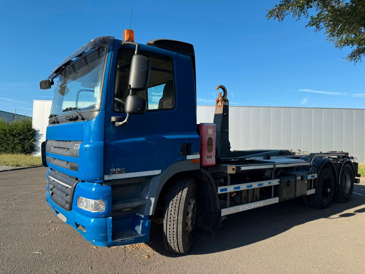 DAF CF85.360. Klima. E5. VDL. Tempomat - Камион со кука за подигање: слика 5 DAF CF85.360. Klima. E5. VDL. Tempomat - Камион со кука за подигање: слика 5