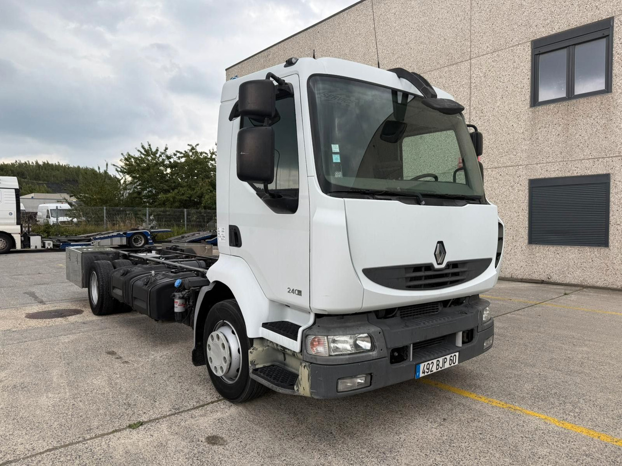 Renault Midlum 240dXi. Klima. 225.000km. - Камион со кабинска шасија: слика 1 Renault Midlum 240dXi. Klima. 225.000km. - Камион со кабинска шасија: слика 1