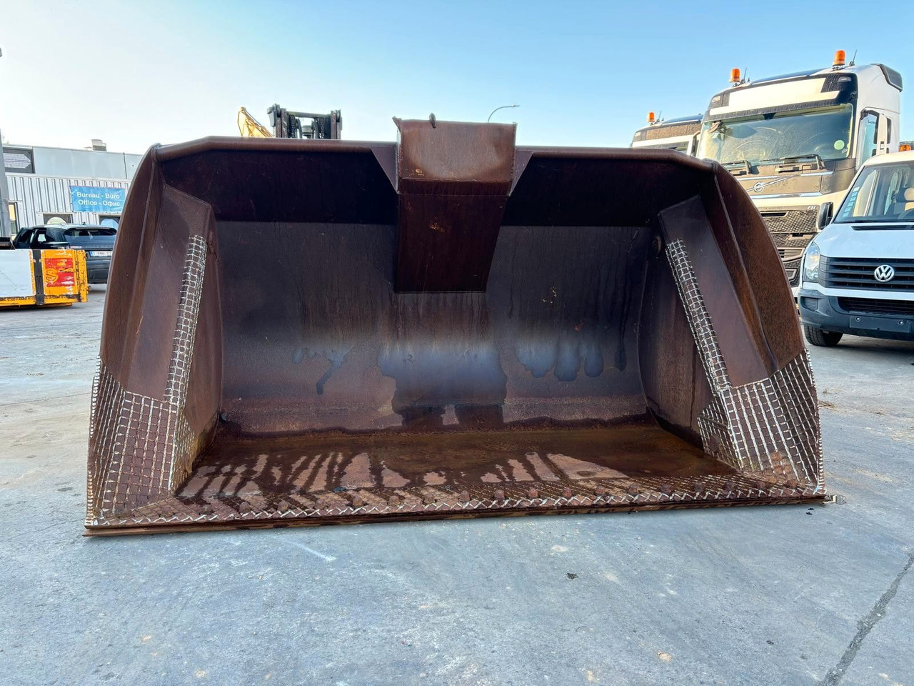 Volvo L150 - L180 - L220. Kippschaufel 5m3. Volvo L150 - L180 - L220. Kippschaufel 5m3. - Корпа за натоварувач за Градежна машина: слика 2 Volvo L150 - L180 - L220. Kippschaufel 5m3. Volvo L150 - L180 - L220. Kippschaufel 5m3. - Корпа за натоварувач за Градежна машина: слика 2