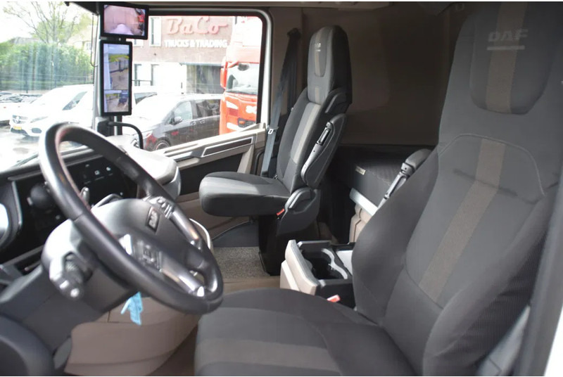 DAF XG 480 4x2 - 230 TKM - CAMERA SYSTEM - PARK. AIRCO - 2 x FUEL TANKS - APPLE CARPLAY/ANDROID - LED LIGHTS - TOP CONDITION - - Камион влекач: слика 4 DAF XG 480 4x2 - 230 TKM - CAMERA SYSTEM - PARK. AIRCO - 2 x FUEL TANKS - APPLE CARPLAY/ANDROID - LED LIGHTS - TOP CONDITION - - Камион влекач: слика 4