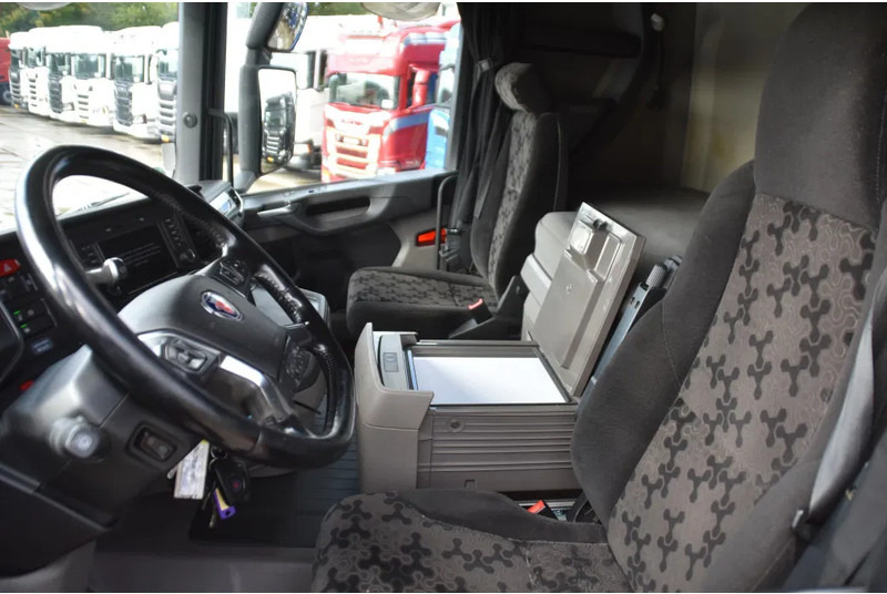 Scania R450 NGS 4x2 - ADR FL - RETARDER - 767 TKM - PTO - PARK. AIRCO - 4 POINT AIR SUSPENSION - ALCOA'S - LED LIGHTS - - Камион влекач: слика 5 Scania R450 NGS 4x2 - ADR FL - RETARDER - 767 TKM - PTO - PARK. AIRCO - 4 POINT AIR SUSPENSION - ALCOA'S - LED LIGHTS - - Камион влекач: слика 5