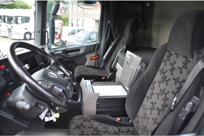 Scania R530 V8 NGS 4x2 - ADR FL - RETARDER - 253 TKM - ACC - NAVI - PTO - DIFF. LOCK - EXCELLENT CONDITION - - Камион влекач: слика 5 Scania R530 V8 NGS 4x2 - ADR FL - RETARDER - 253 TKM - ACC - NAVI - PTO - DIFF. LOCK - EXCELLENT CONDITION - - Камион влекач: слика 5