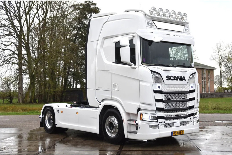 Scania S660 V8 NGS 4x2NB - NEW TACHO - RETARDER - FULL AIR - PARK. AIRCO - LEATHER SEATS - 2 x FUEL TANKS - ALCOA'S - LED - - Камион влекач: слика 1 Scania S660 V8 NGS 4x2NB - NEW TACHO - RETARDER - FULL AIR - PARK. AIRCO - LEATHER SEATS - 2 x FUEL TANKS - ALCOA'S - LED - - Камион влекач: слика 1