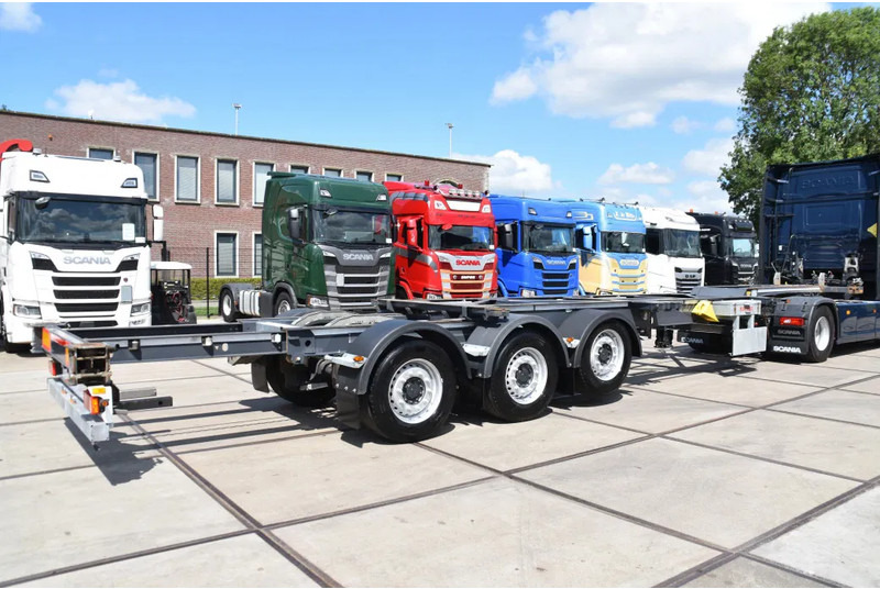 Renders HASTRAILER FCC - ALL CONNECTIONS - LIFT AXLE - 2 x EXTENDABLE - SAF AXLES - DISC BRAKES - EXCELLENT CONDITION - - Транспортер на контејнер/ Полуприколка со променливо тело: слика 3 Renders HASTRAILER FCC - ALL CONNECTIONS - LIFT AXLE - 2 x EXTENDABLE - SAF AXLES - DISC BRAKES - EXCELLENT CONDITION - - Транспортер на контејнер/ Полуприколка со променливо тело: слика 3