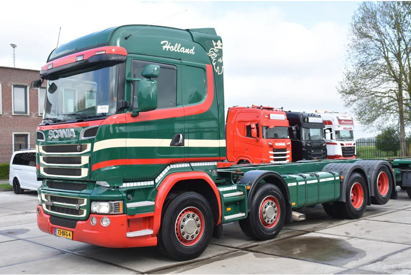 Scania R520 HL V8 8x2 - EURO 6 - MANUAL - RETARDER - WHEELBASE: 510 cm - 10 TONS FRONT AXLE - XENON - - Транспортер на контејнер/ Камион со променливо тело: слика 1 Scania R520 HL V8 8x2 - EURO 6 - MANUAL - RETARDER - WHEELBASE: 510 cm - 10 TONS FRONT AXLE - XENON - - Транспортер на контејнер/ Камион со променливо тело: слика 1