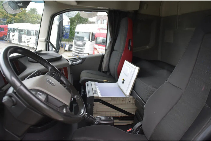 Volvo FH 460 Globe 6x2*4 - HOOKLIFT - 740 TKM - PARK. AIRCO - WHEELBASE: 480 CM - TOP CONDITION - - Камион со кука за подигање: слика 5 Volvo FH 460 Globe 6x2*4 - HOOKLIFT - 740 TKM - PARK. AIRCO - WHEELBASE: 480 CM - TOP CONDITION - - Камион со кука за подигање: слика 5