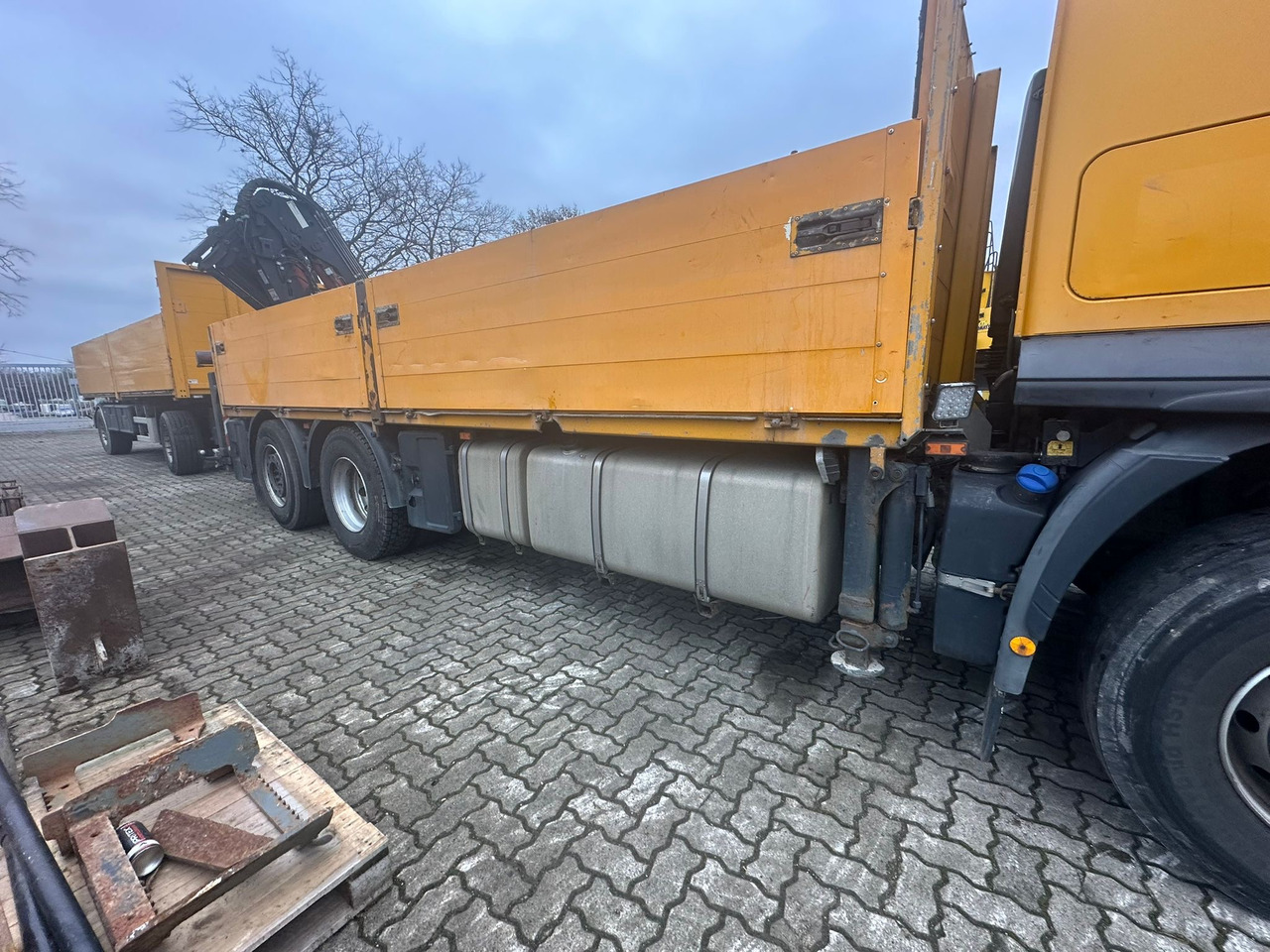 IVECO STRALIS 420 truck open box with TEREX loading crane 290.2E-A3 - Камион со кука за подигање, Камион со кран: слика 4 IVECO STRALIS 420 truck open box with TEREX loading crane 290.2E-A3 - Камион со кука за подигање, Камион со кран: слика 4