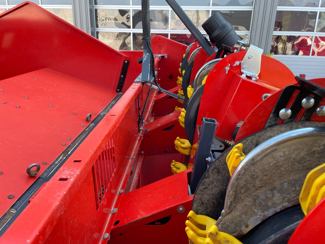 Dewulf CP 42 Trailed SC Compact - Машина за жнеење: слика 4 Dewulf CP 42 Trailed SC Compact - Машина за жнеење: слика 4