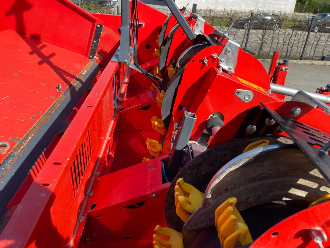 Dewulf CP 42 Trailed SC Compact - Машина за жнеење: слика 3 Dewulf CP 42 Trailed SC Compact - Машина за жнеење: слика 3