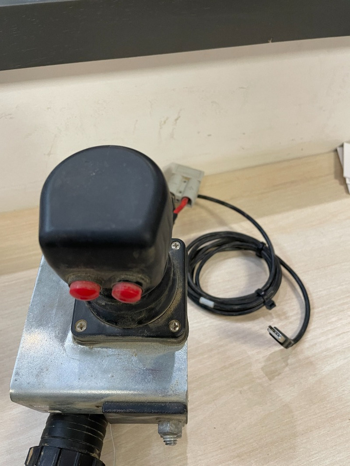 Dewulf CP 42 Trailed SC Compact - Машина за жнеење: слика 2 Dewulf CP 42 Trailed SC Compact - Машина за жнеење: слика 2