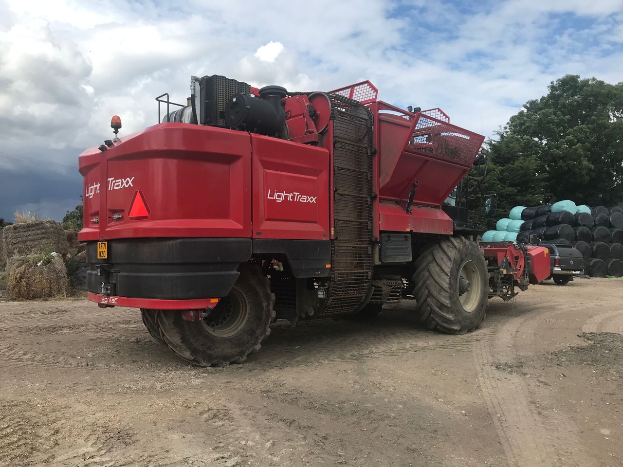 Agrifac Agrifac Lightraxx Self-Propelled Sugarbeet Harvester - Опрема за обработка на почва: слика 1 Agrifac Agrifac Lightraxx Self-Propelled Sugarbeet Harvester - Опрема за обработка на почва: слика 1