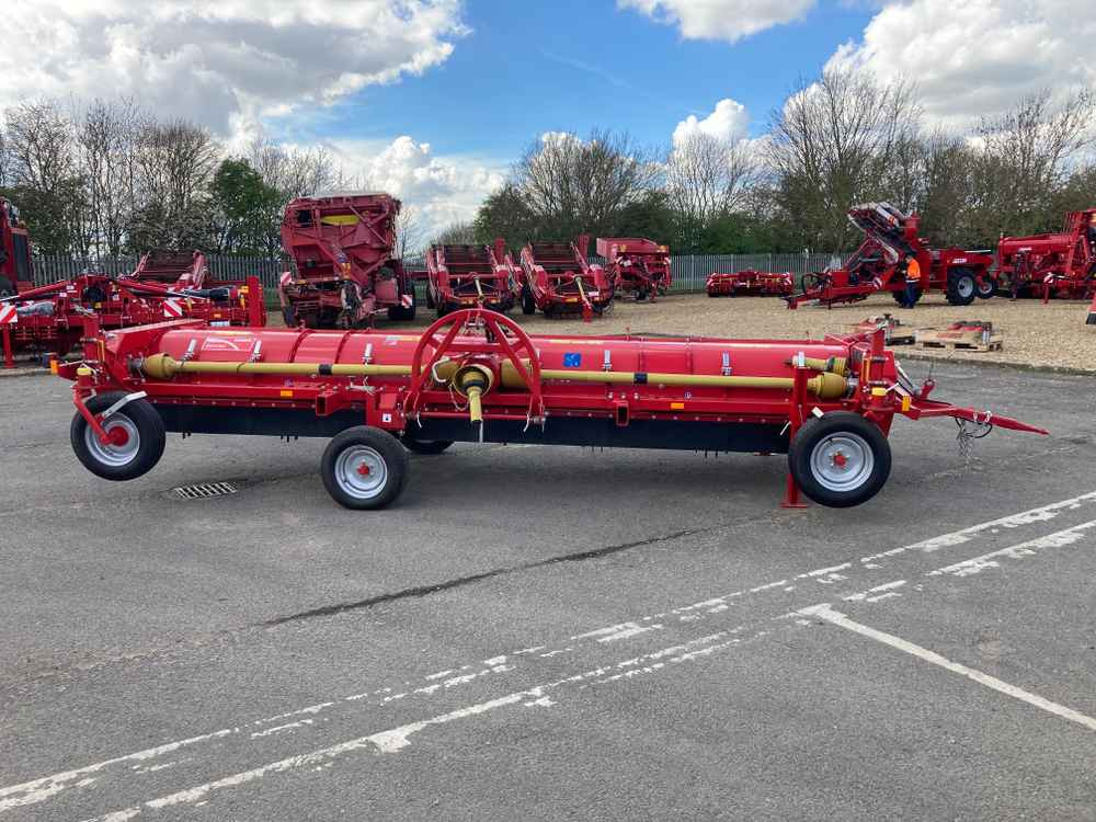 Grimme Grimme KS 5400 6 Row Potato Topper - Машина за жнеење: слика 2 Grimme Grimme KS 5400 6 Row Potato Topper - Машина за жнеење: слика 2