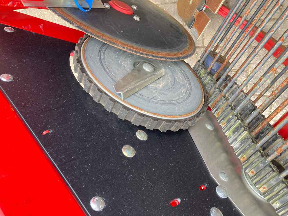 Grimme Grimme WH100 Single Row Potato Windrower - Машина за жнеење: слика 4 Grimme Grimme WH100 Single Row Potato Windrower - Машина за жнеење: слика 4