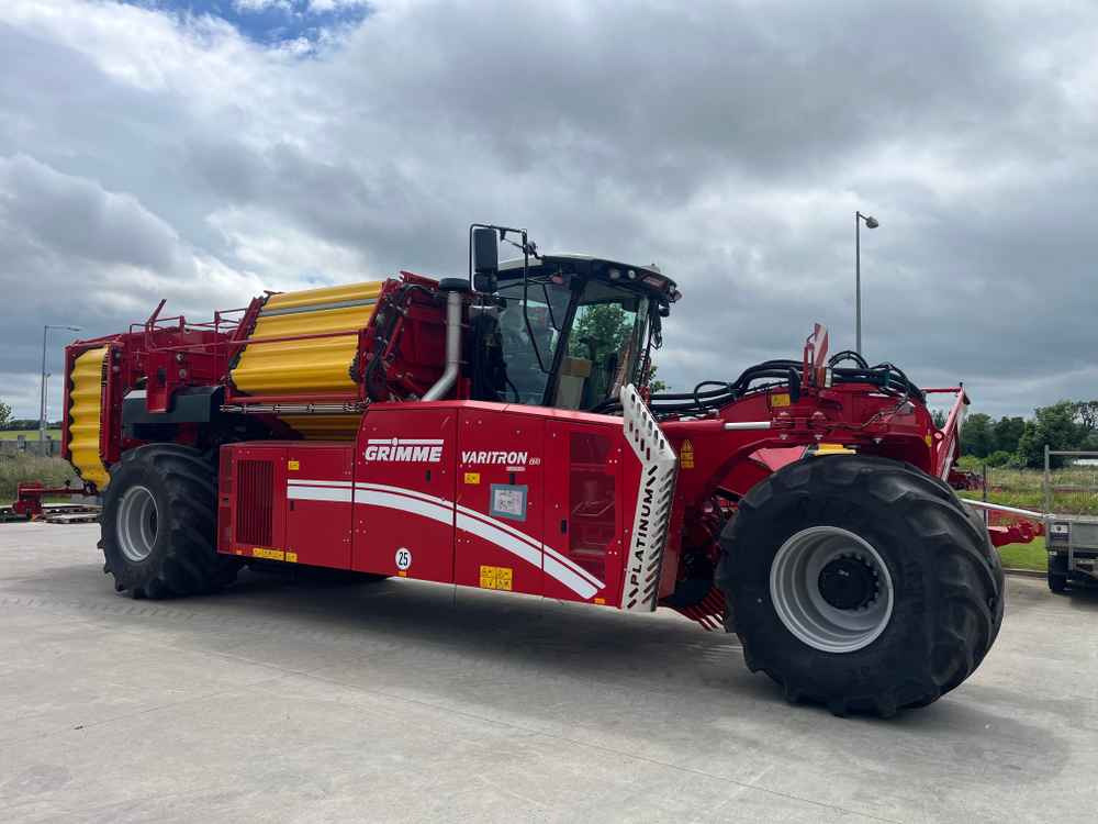 Grimme VARITRON 270 PLATINUM TT - Машина за жнеење: слика 1 Grimme VARITRON 270 PLATINUM TT - Машина за жнеење: слика 1