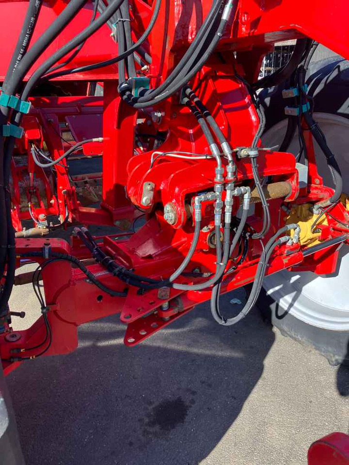 Grimme Varitron 220, 2 Row, Self-Propelled Potato Harvester - Машина за жнеење: слика 5 Grimme Varitron 220, 2 Row, Self-Propelled Potato Harvester - Машина за жнеење: слика 5