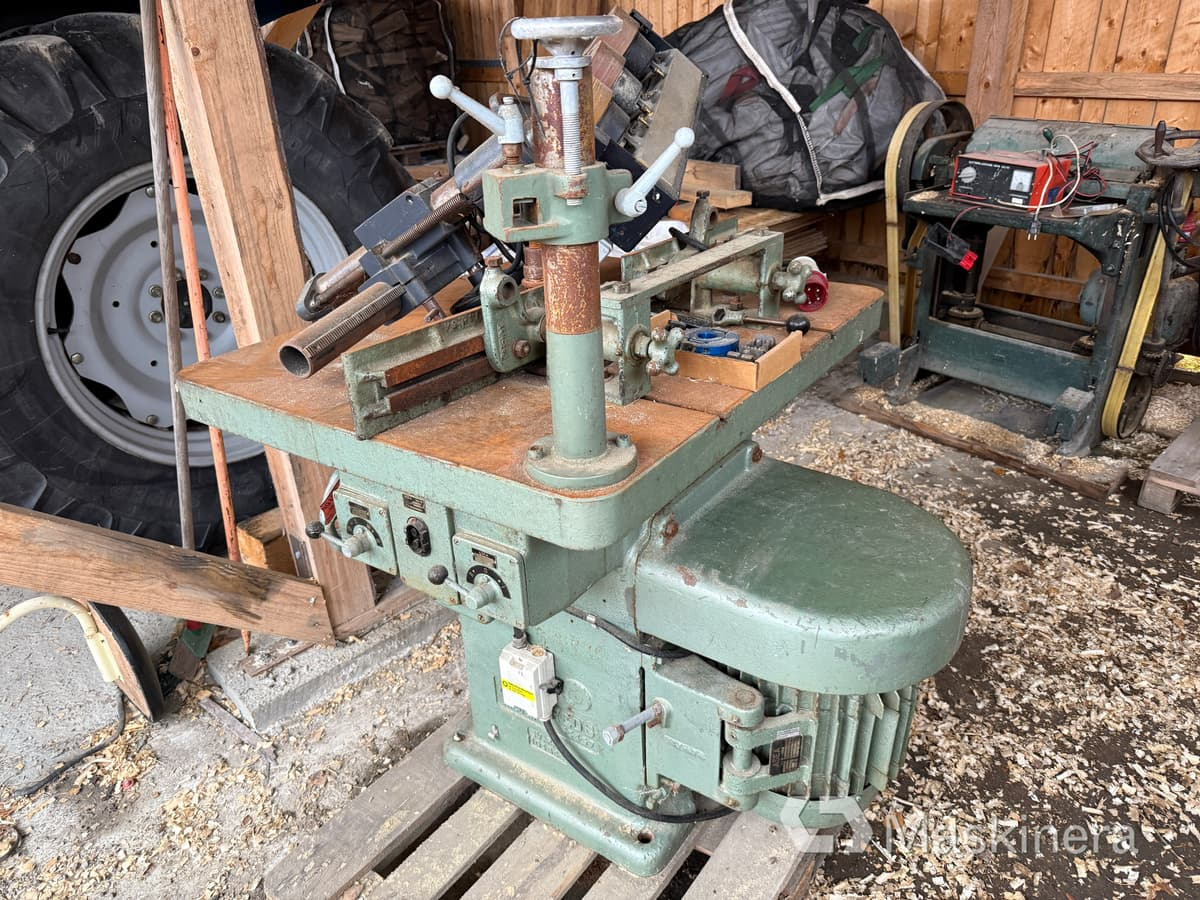 Bordsfräs med matarverk Jonsereds - Градежна опрема: слика 1 Bordsfräs med matarverk Jonsereds - Градежна опрема: слика 1