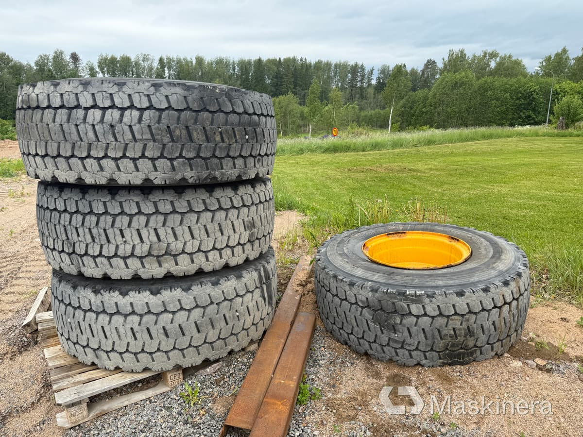 Bridgestone v steel snow 4 st entreprenad däck på fälg 20.5R25 - Комплетно тркало за Градежна машина: слика 2 Bridgestone v steel snow 4 st entreprenad däck på fälg 20.5R25 - Комплетно тркало за Градежна машина: слика 2