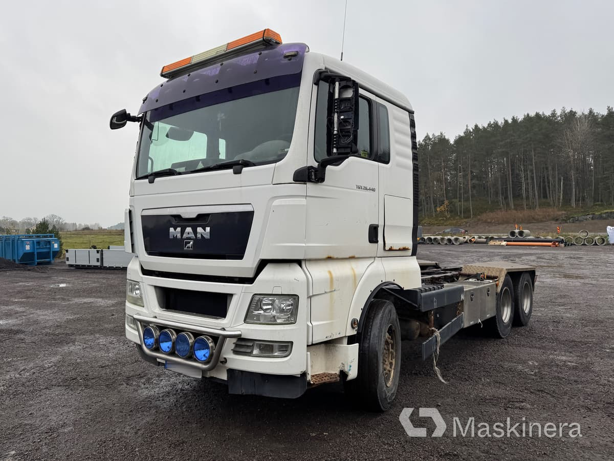 Dragbil Man TGX 26.440 6X4 BL - Камион со кабинска шасија: слика 1 Dragbil Man TGX 26.440 6X4 BL - Камион со кабинска шасија: слика 1