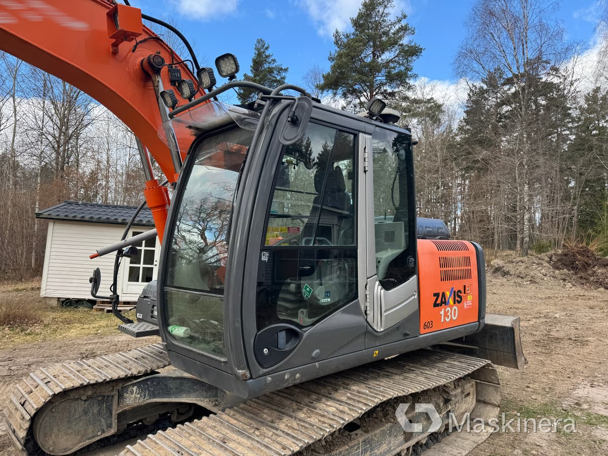 Багер гасеничар Grävmaskin Hitachi ZX130-3: слика 11