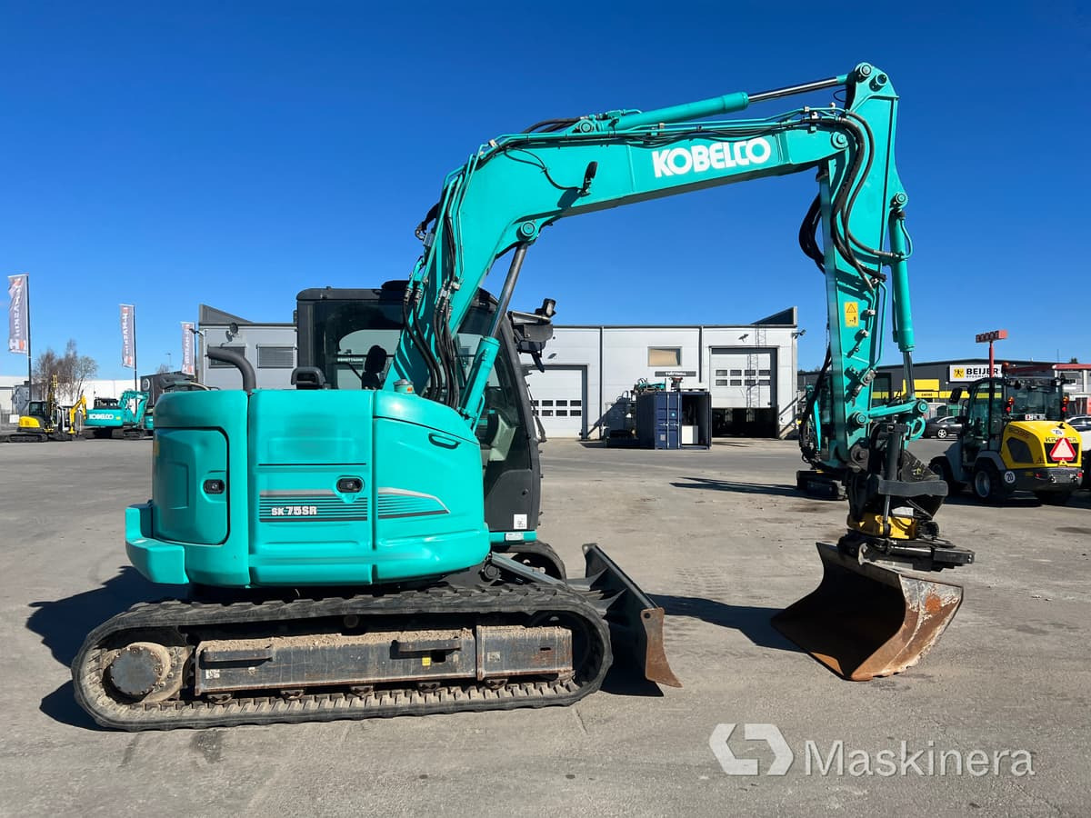 Grävmaskin Kobelco SK75SR-3E - Багер гасеничар: слика 4 Grävmaskin Kobelco SK75SR-3E - Багер гасеничар: слика 4