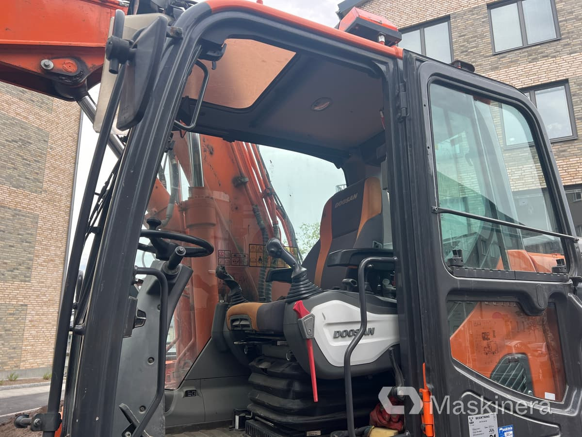 Лизинг на  Hjugrävare Doosan DX140-3 Hjugrävare Doosan DX140-3: слика 46