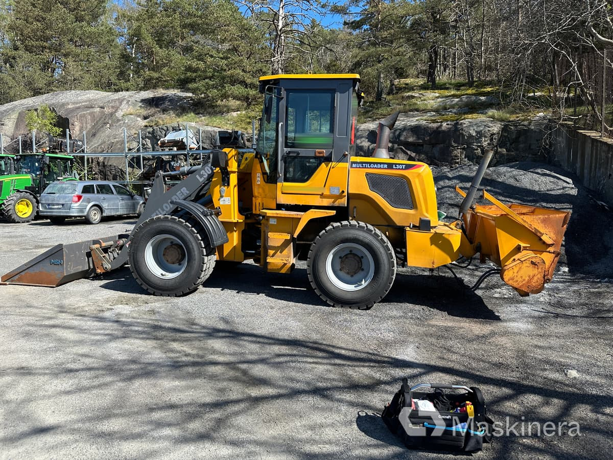 Hjullastare Multiloader L30T med redskap - Натоварувач на тркала: слика 2 Hjullastare Multiloader L30T med redskap - Натоварувач на тркала: слика 2