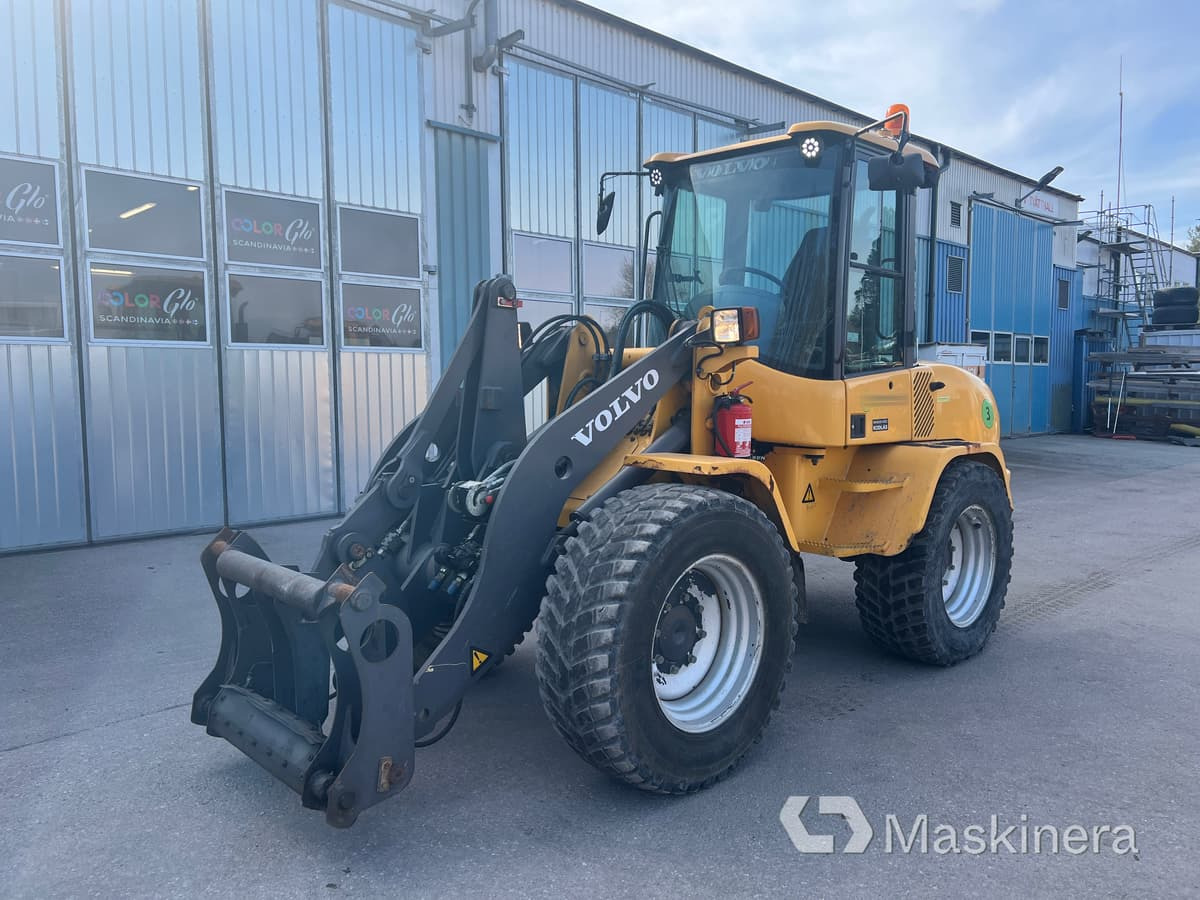 Hjullastare Volvo L35B - Натоварувач на тркала: слика 1 Hjullastare Volvo L35B - Натоварувач на тркала: слика 1