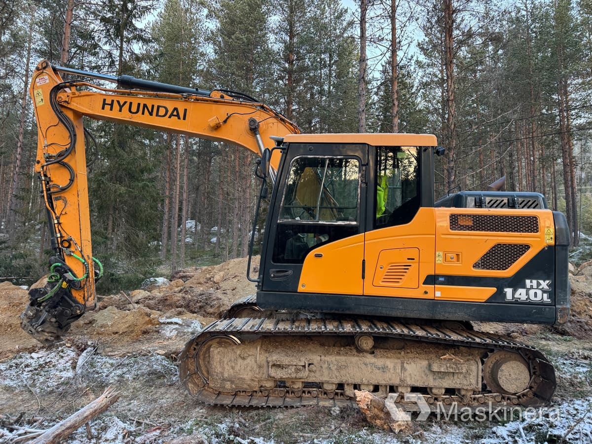 Hyundai HX 140 L Grävmaskin Hyundai HX140 L med tillbehör - Багер гасеничар: слика 2 Hyundai HX 140 L Grävmaskin Hyundai HX140 L med tillbehör - Багер гасеничар: слика 2
