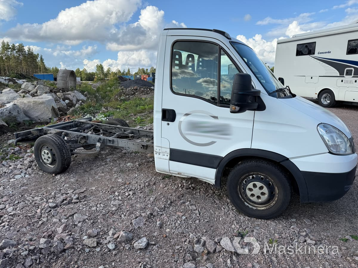 Iveco 35S14/3.0 Chassi (Rep. objekt) - Товарно комбе: слика 4 Iveco 35S14/3.0 Chassi (Rep. objekt) - Товарно комбе: слика 4